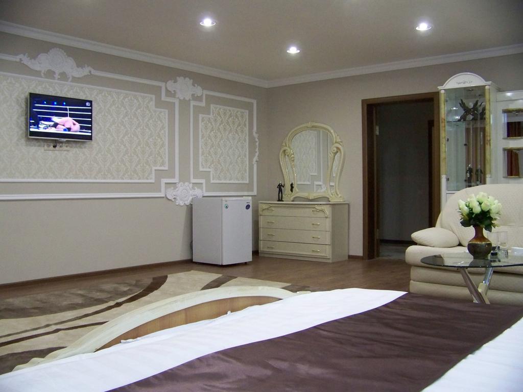 Sky Luxe Hotel Astana Exterior foto